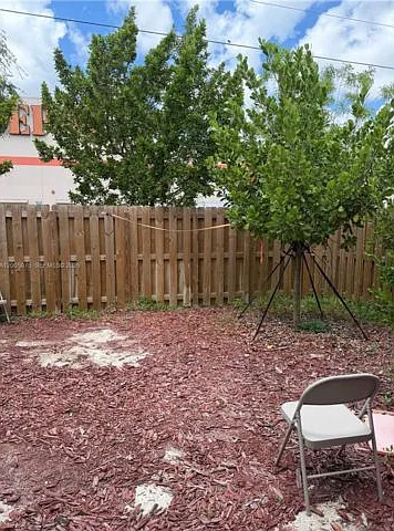 1281 NE 3rd Ave — Photo 3