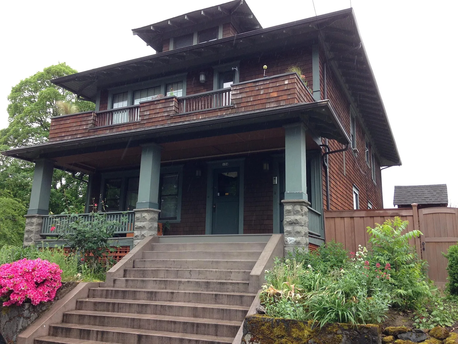 134 NE 24th Ave — Photo 2