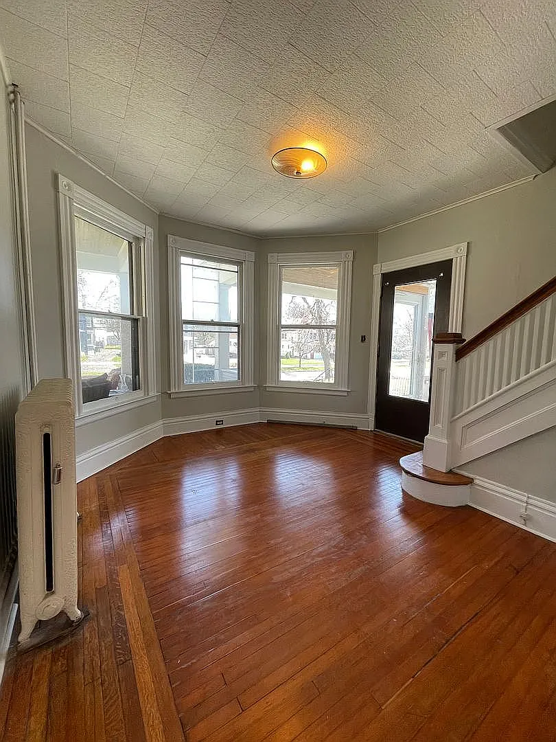 18-20 N Main St — Photo 4