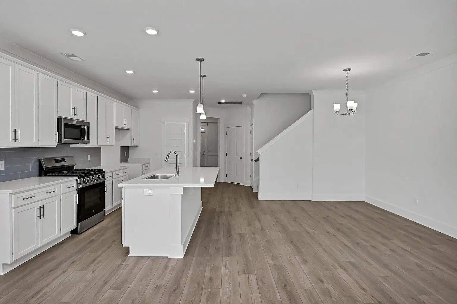 3 bed, 2.5 bath, 1886 sqft, $2,600 — Photo 4