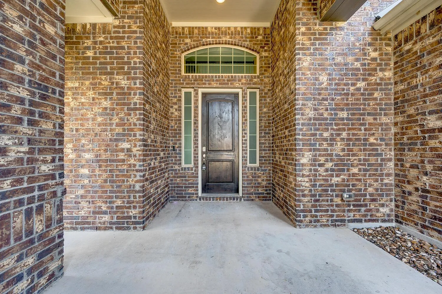 5 bed, 3.0 bath, 3628 sqft, $3,150 — Photo 3