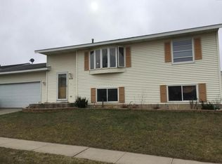 939 48th Ave NW, Rochester, MN 55901