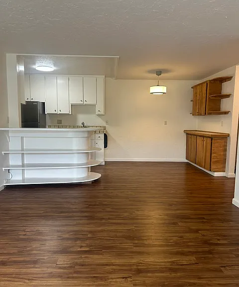 250 Whitmore St #301 — Photo 5