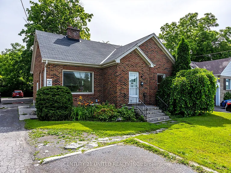 878 Chemong Rd — Photo 2