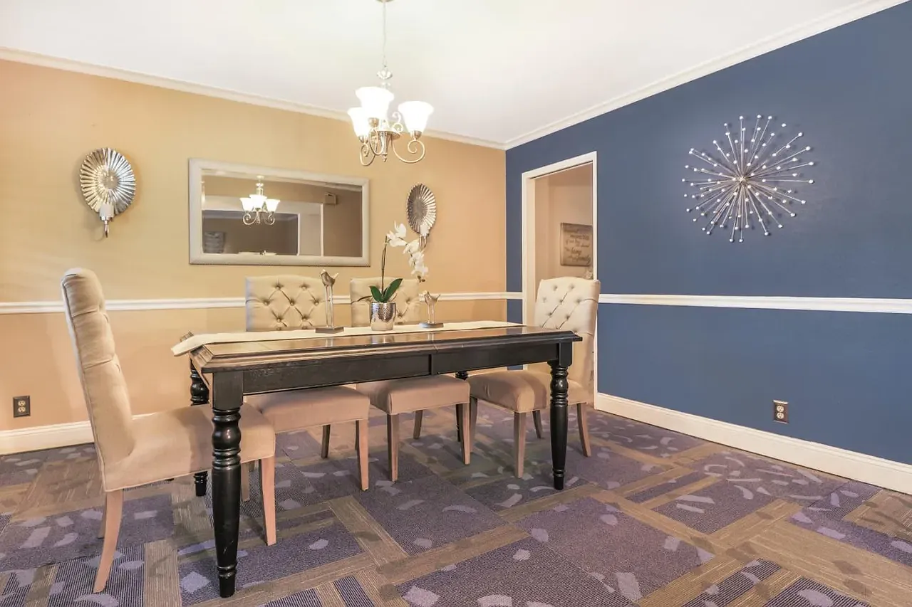 2065 Ensign Way — Photo 4