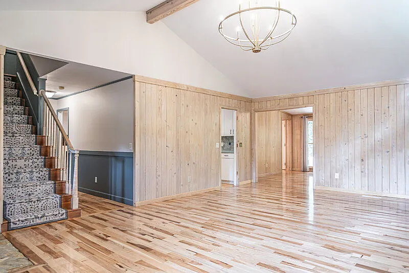 3 bed, 2.5 bath, 2500 sqft, $2,400 — Photo 4