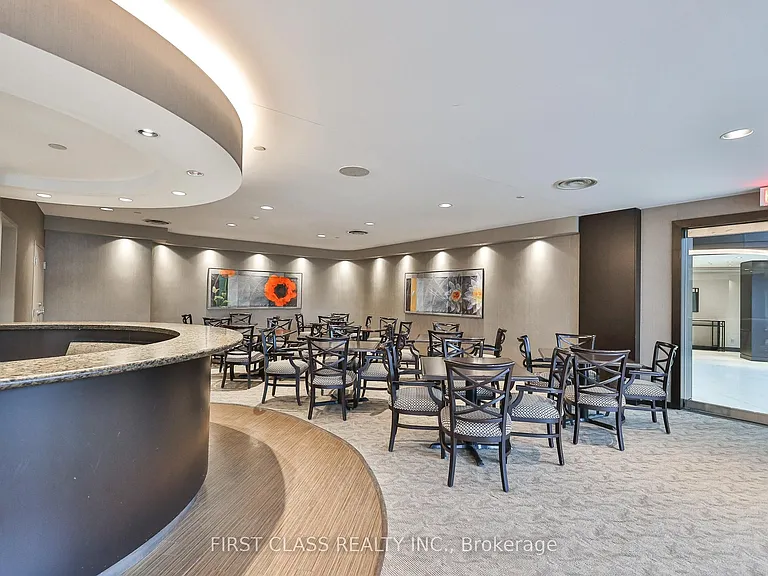3181 Bayview Ave #902 — Photo 35