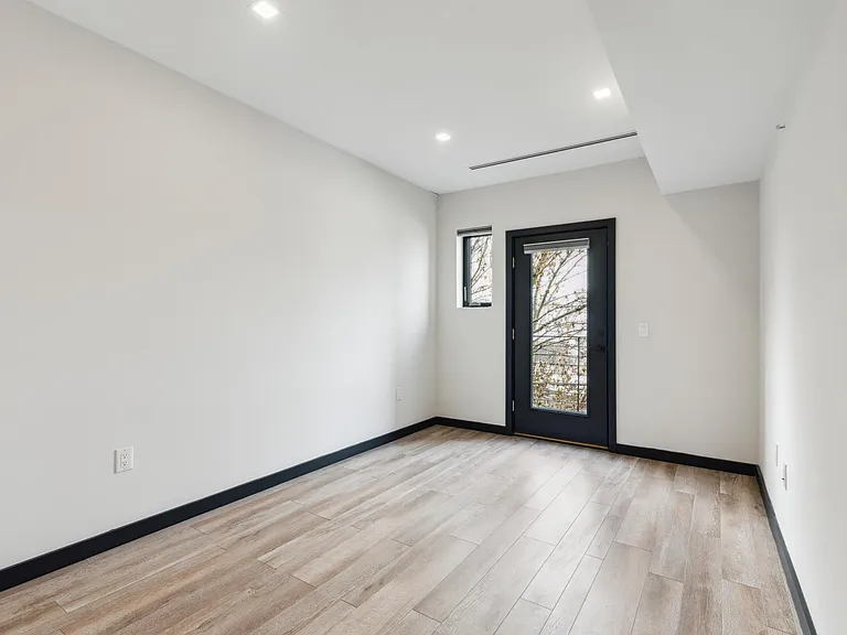 Dreer St Flats — Photo 16