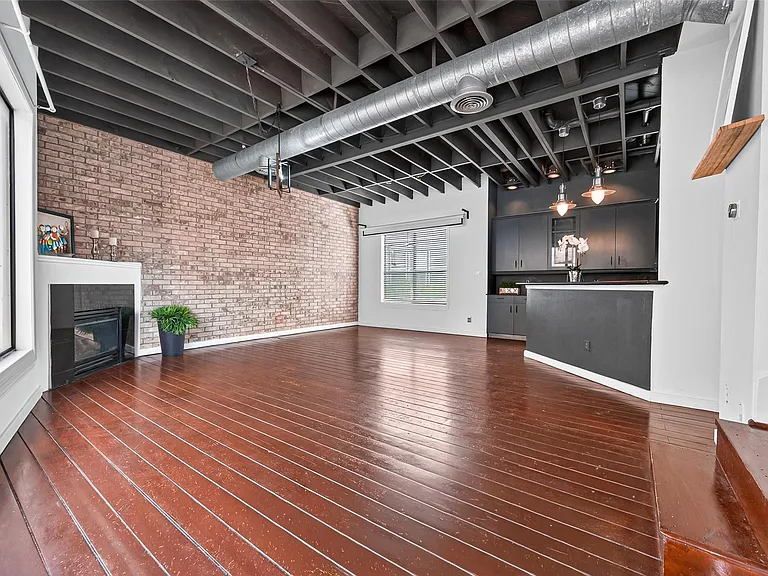 708 W Clay St — Photo 8