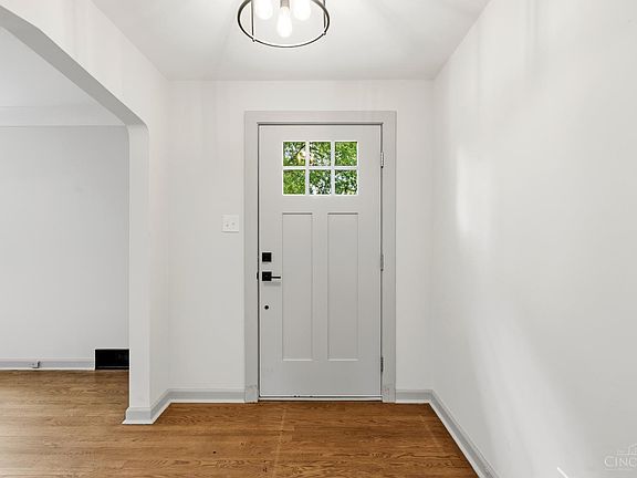 5th image of 2836 Banning Rd
