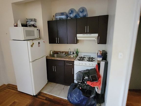 3rd image of 993 Carroll St APT A2