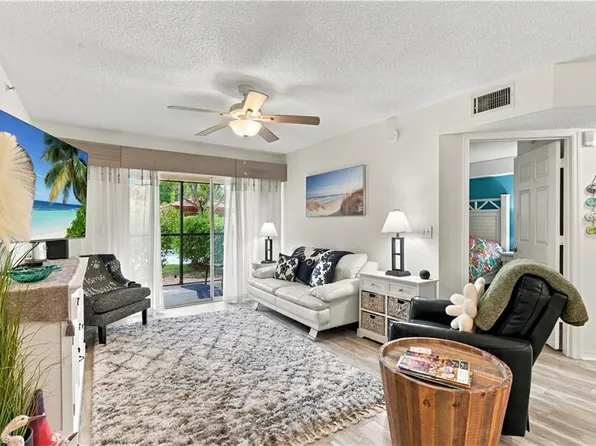 8960 Colonnades CT E #915, BONITA SPRINGS, FL 34135