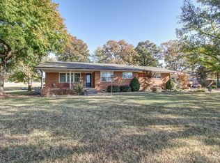 16166 W Clyde Maher Rd, Tahlequah, OK 74464