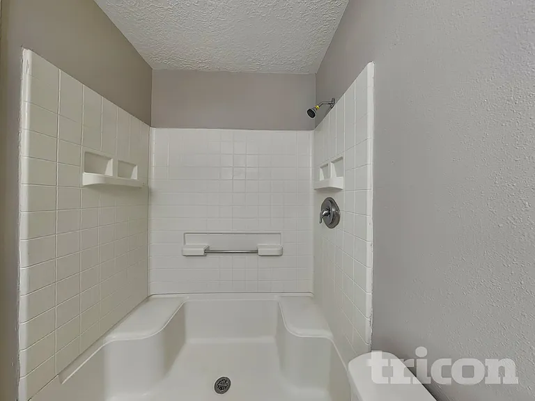 848 Rebecca Ct NE — Photo 10