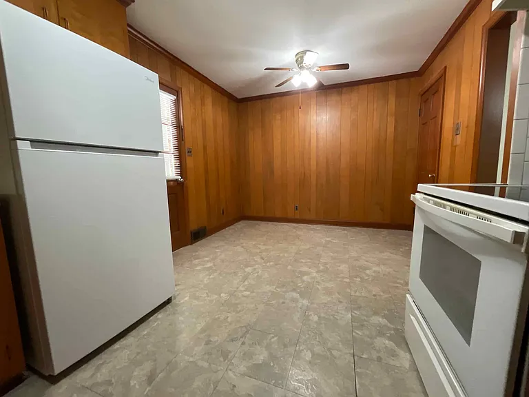 2115 Brookhurst St — Photo 10