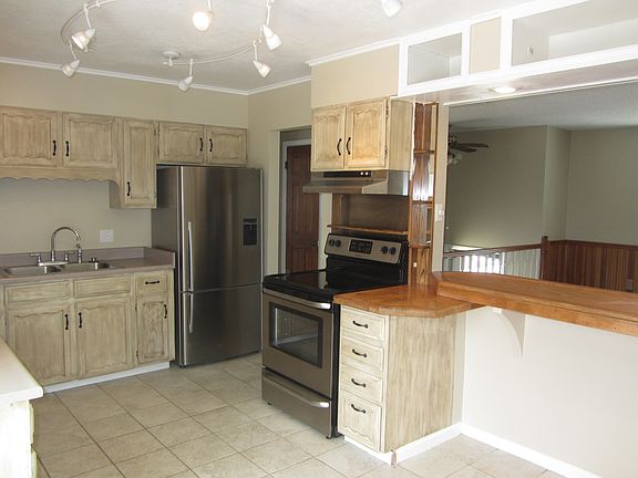 4th image of 6178 S Lee St