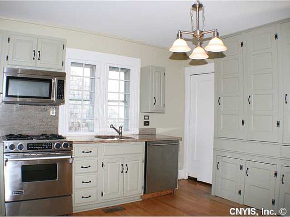 4th image of 313 Brooklea Dr