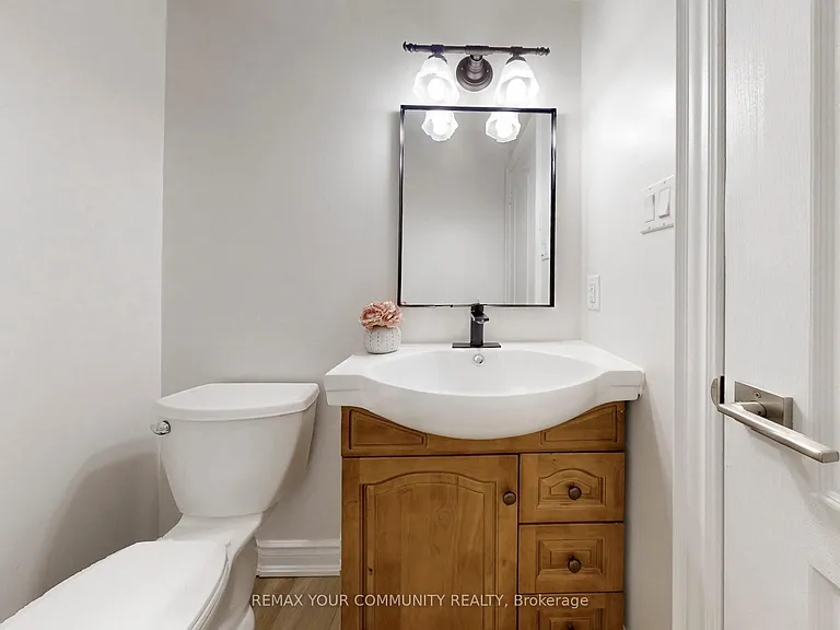 281 Ferndale Dr S — Photo 15
