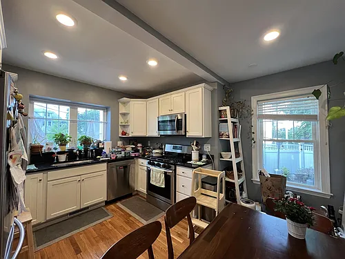 42 Maynard St #1 Photo 1
