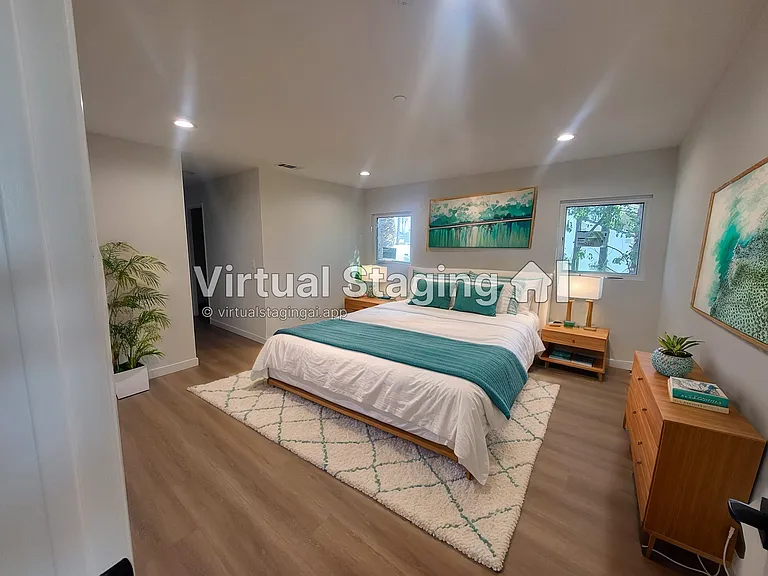 7134 1/2 Yarmouth Ave — Photo 2