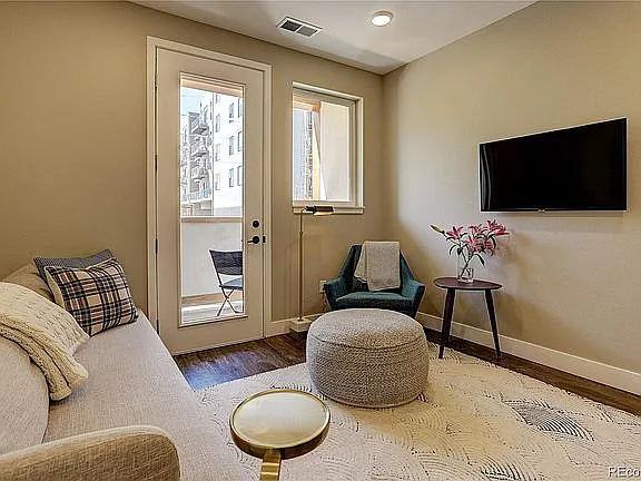 2729 W 28th Ave #202 — Photo 2