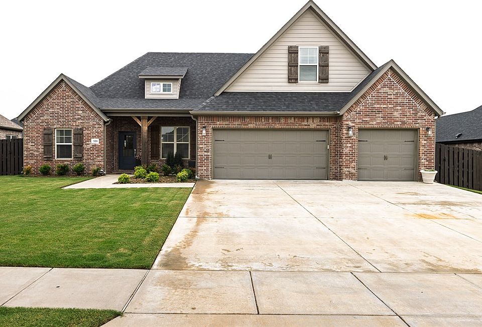 1st image of 310 Tartaglia Ave