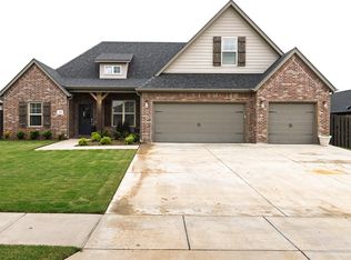 310 Tartaglia Ave, Springdale, AR 72762