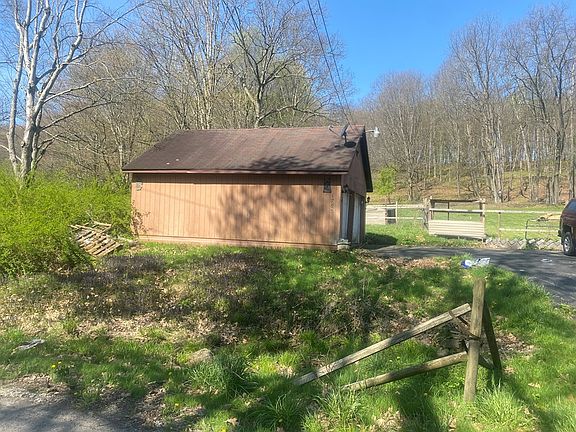 4th image of 1760 Jordan Hollow Rd