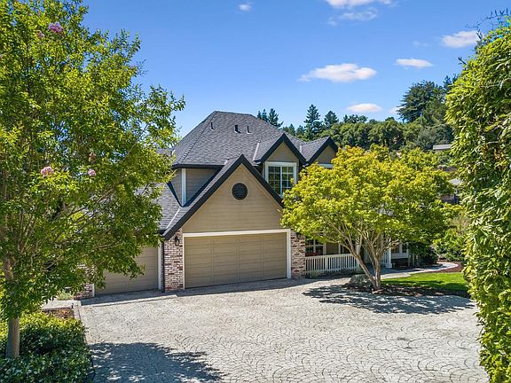 4th image of 299 Hacienda Dr
