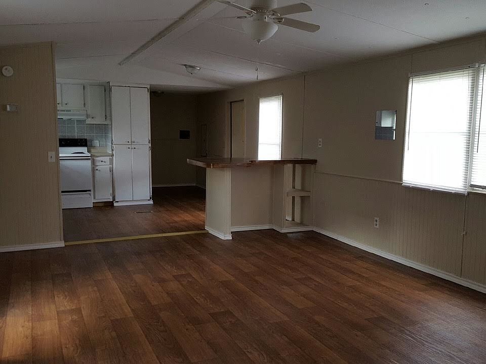 2nd image of 437 Terrace Plaza Dr
