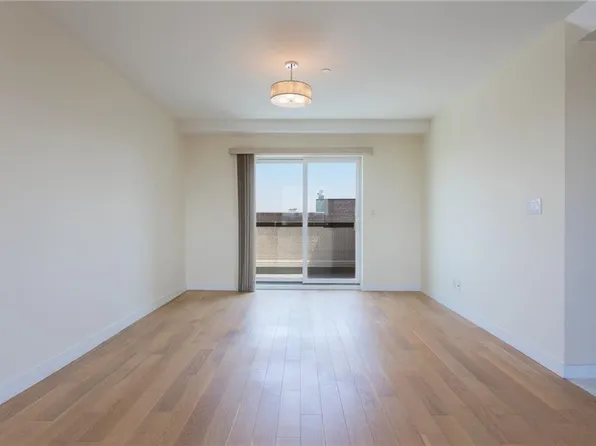1251 E 19th St #8A, Brooklyn, NY 11230