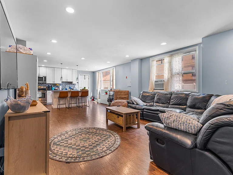 116 Riverside Blvd #1 — Photo 13