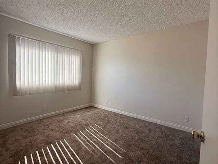 8541 Foothill Blvd., Sunland — Photo 15