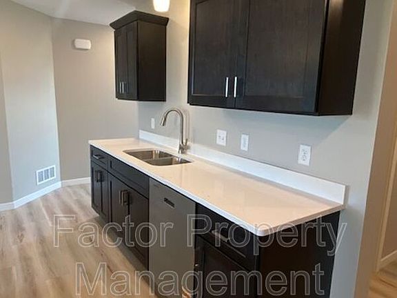 5th image of 3210 Scotch Ln