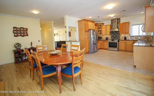 Sold by Remax Edge | media 13
