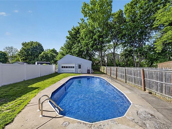 2nd image of 106 Lorenzo Dr