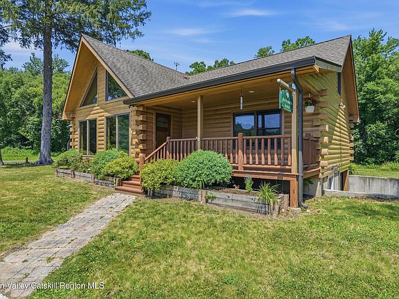 3rd image of 22 Deer Haven Drive