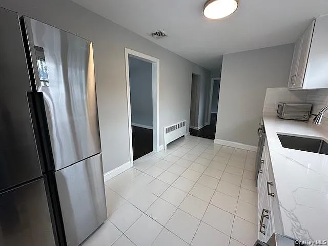 3 bed, 2.0 bath, 1178 sqft, $4,250 — Photo 3