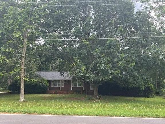3rd image of 309 Banks Rd