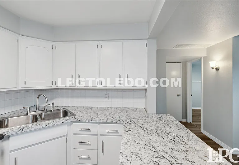 3145 Sherbrooke Rd — Photo 9