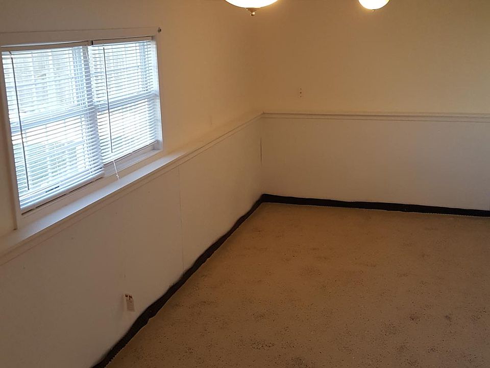 2nd image of 50 Chestnut Dr