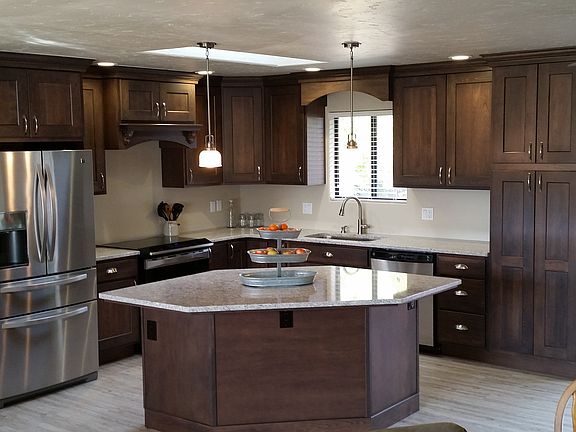 3rd image of 962 Tamarack Cir