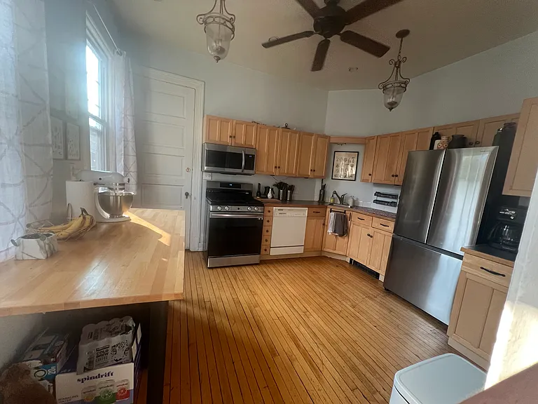 1919 N Oakland Ave #LOWER — Photo 11