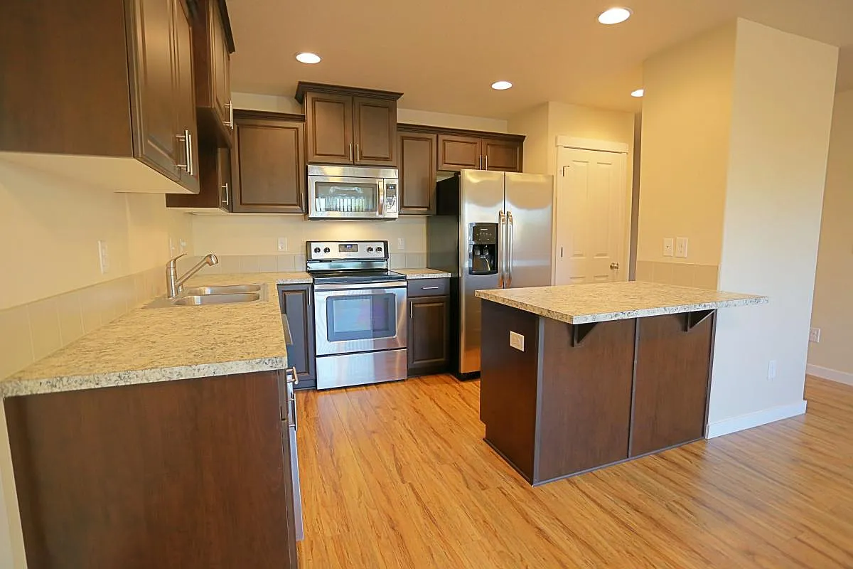 7429 NE 56th Street — Photo 2