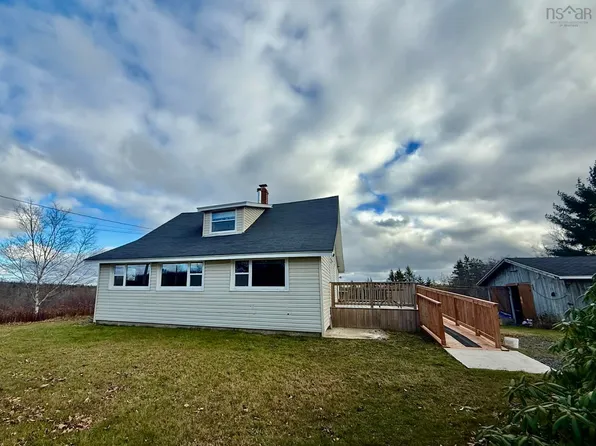 934 Brazil Lake Rd, Yarmouth, NS B5A 5N3