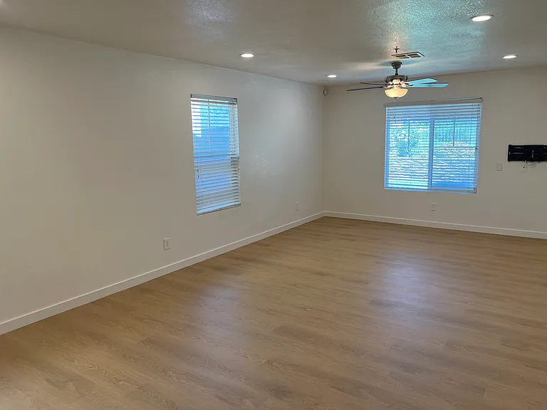 16194 Los Coyotes St — Photo 4