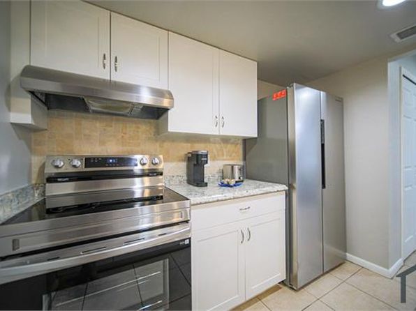 502 NE 25th Ave APT 2