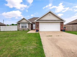 1643 Charles St, Pea Ridge, AR 72751