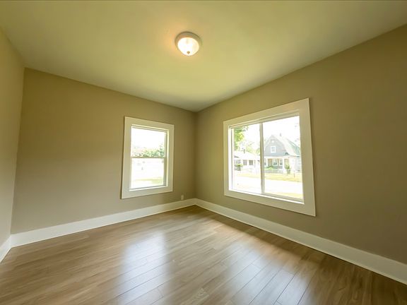 3rd image of 846 McAllister Ave