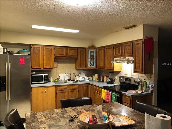 4th image of 2405 Winger Ave